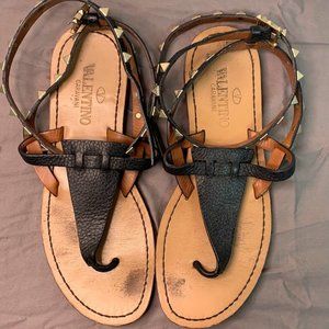 Valentino Garavani Rockstud Gladiator Flat Sandals